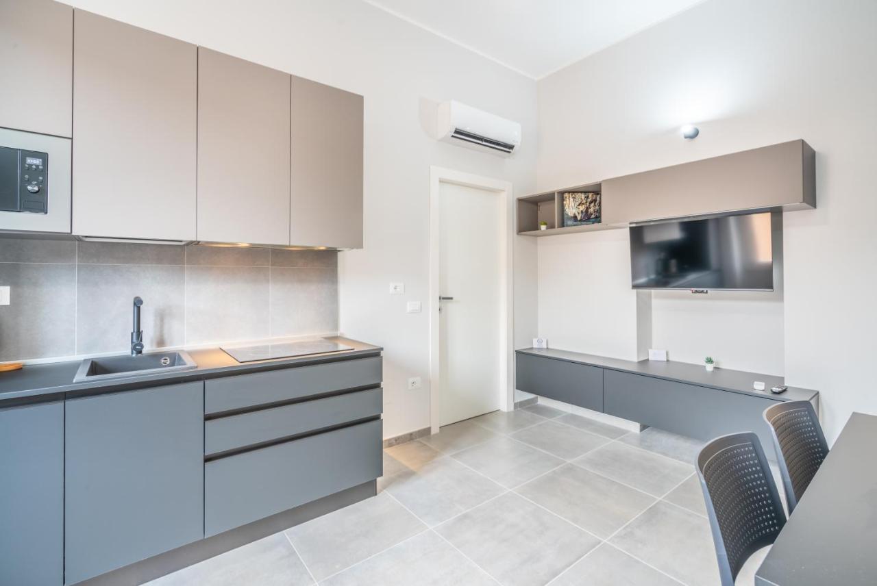 Kuzu Apts - City Center - Wifi Ac Tv Cagliari Exterior photo
