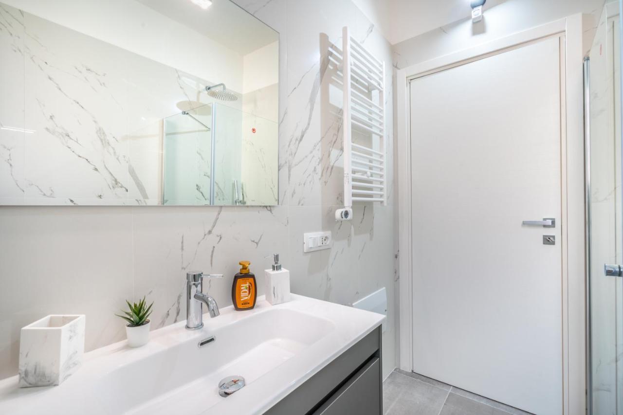 Kuzu Apts - City Center - Wifi Ac Tv Cagliari Exterior photo