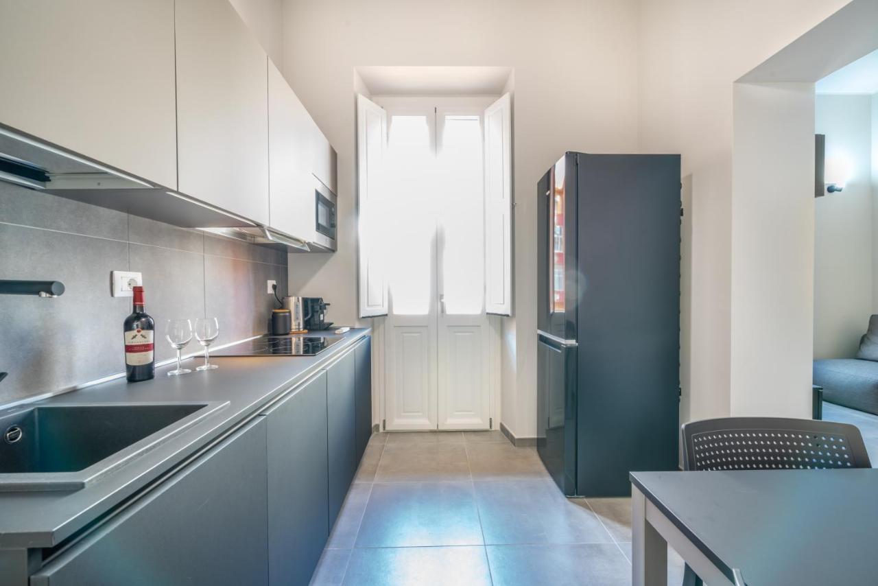 Kuzu Apts - City Center - Wifi Ac Tv Cagliari Exterior photo